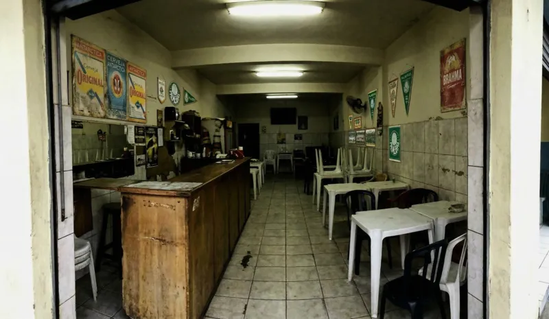 Interior do Bar do Mané